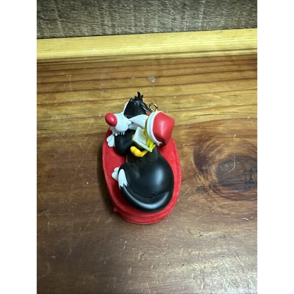 HALLMARK ’Twas the Night Before Christmas Looney Tune Tweety Sylvester Ornament - Picture 2 of 6